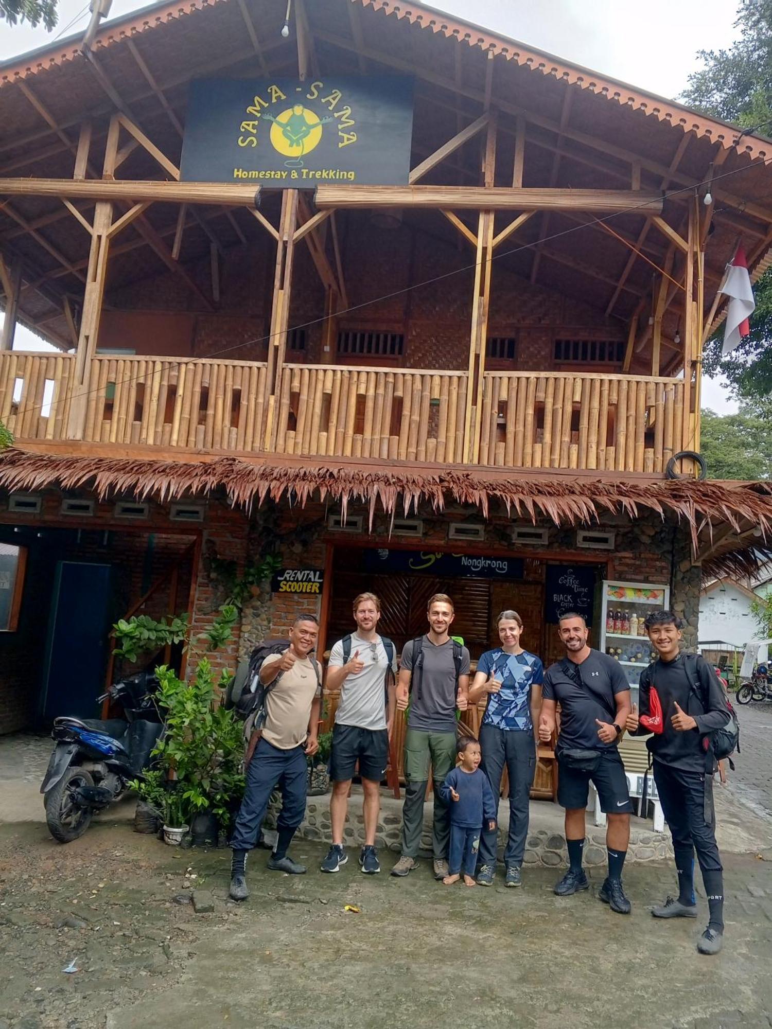 Sama Sama Homestay & Trekking Only Stay Here Book Trekking With Us Bukit Lawang Exterior foto